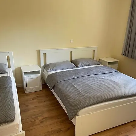R41 - Tivoli Groundfloor Konukevi Ljubljana