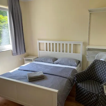 Guest house R41 - Tivoli Groundfloor Ljubljana