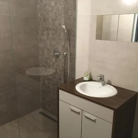 R41 - Tivoli Groundfloor Penzion Lublaň