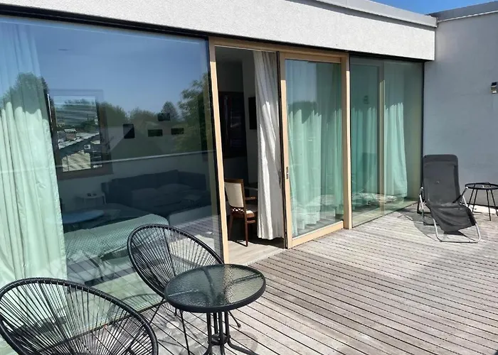 R41 - Tivoli Groundfloor Guest house